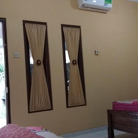 Kumojoyo Homestay Borobudur Magelang Ruang foto